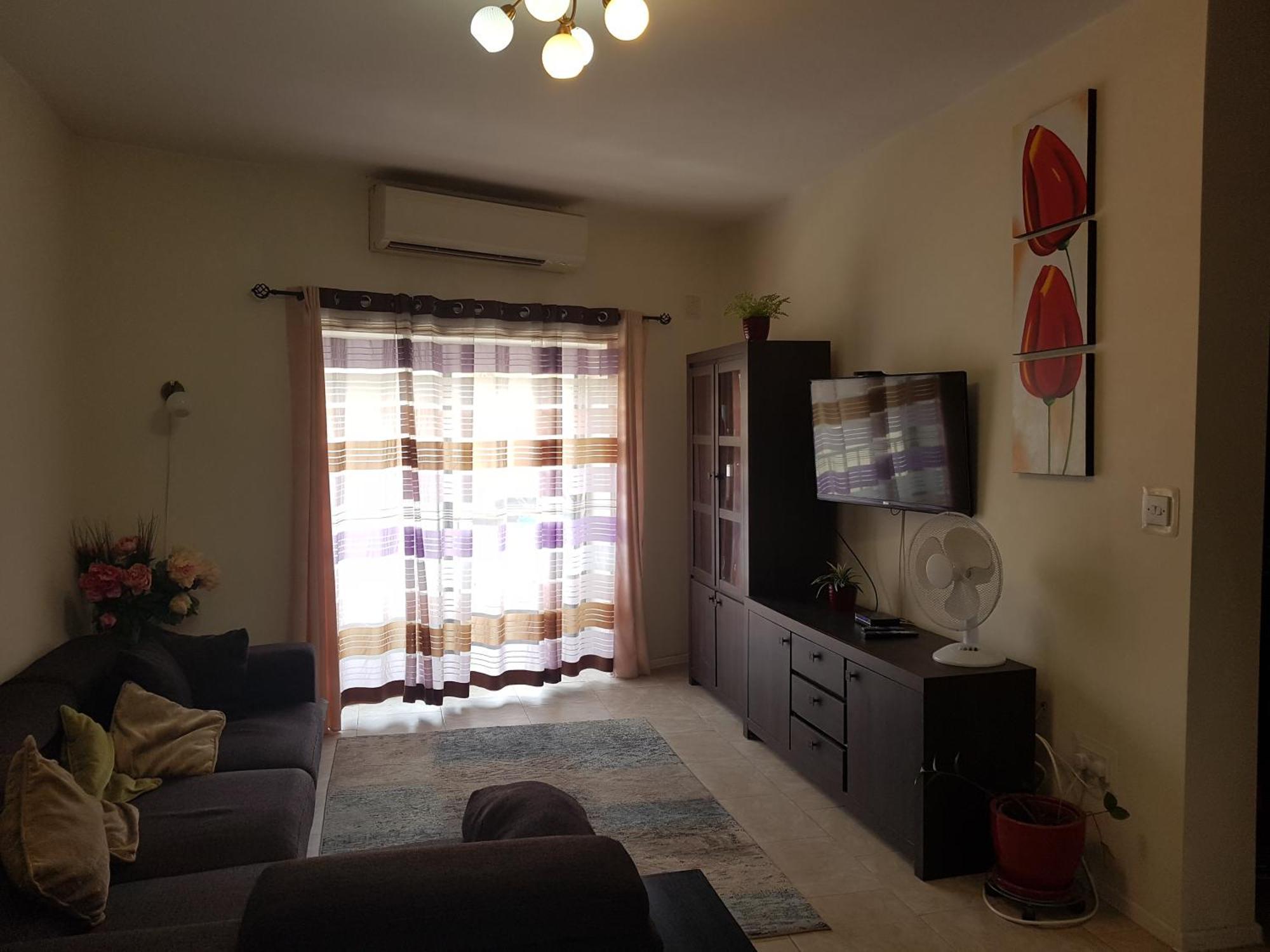 Apartamento Inessa'S Flat Pietà Exterior foto